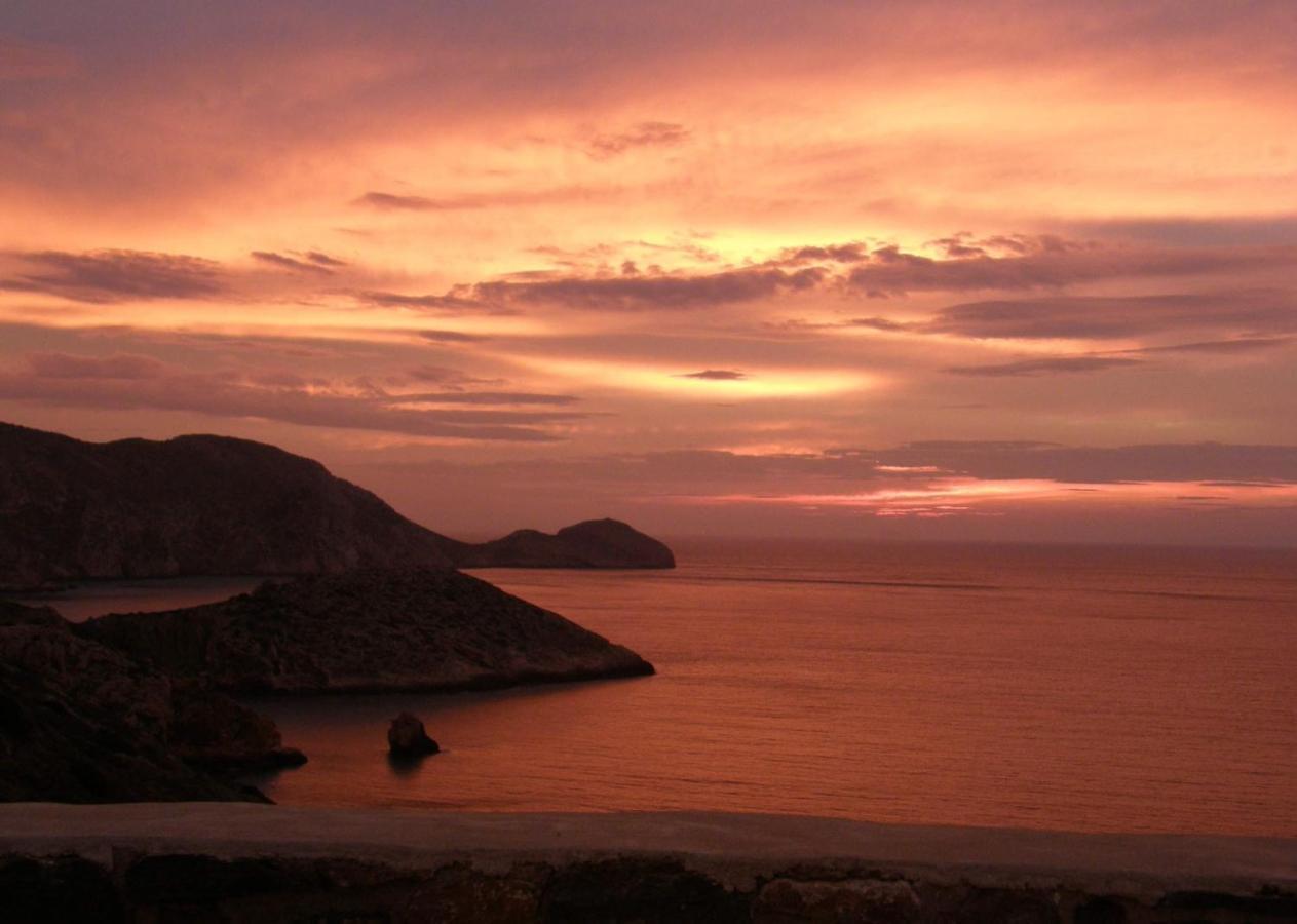 C & C _ Cycladic House With Endless Sea View Villa แอร์มูโปลี ภายนอก รูปภาพ