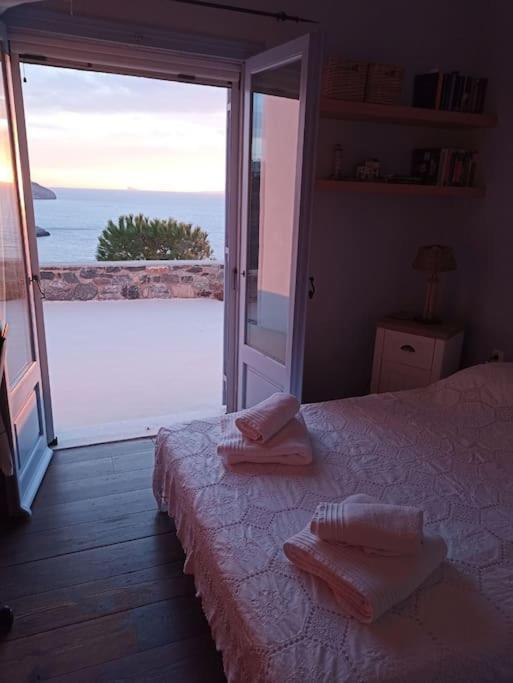 C & C _ Cycladic House With Endless Sea View Villa แอร์มูโปลี ภายนอก รูปภาพ